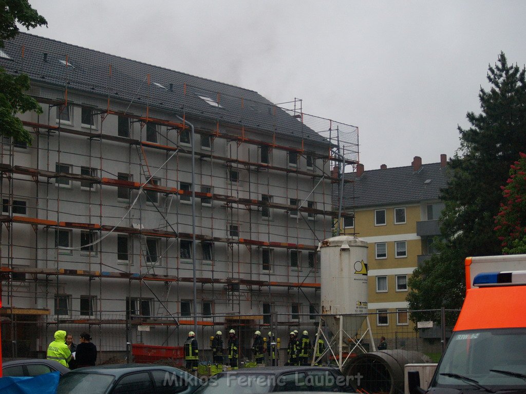 Brand 3 Std später Umbau Wohnhaus Koeln Vingst Thorwalsenstr P10.JPG